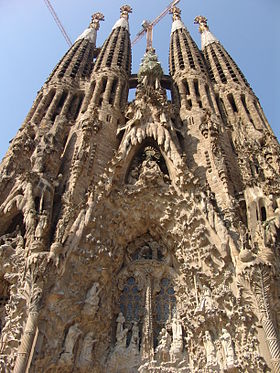 SagradaFamiliaWeihnachtsfassade.jpg